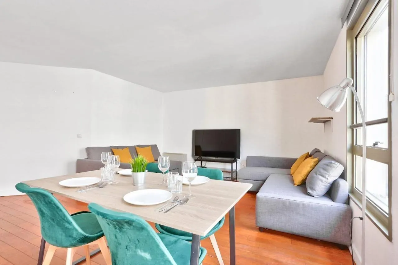 Appartement Quartier Republique Parigi
