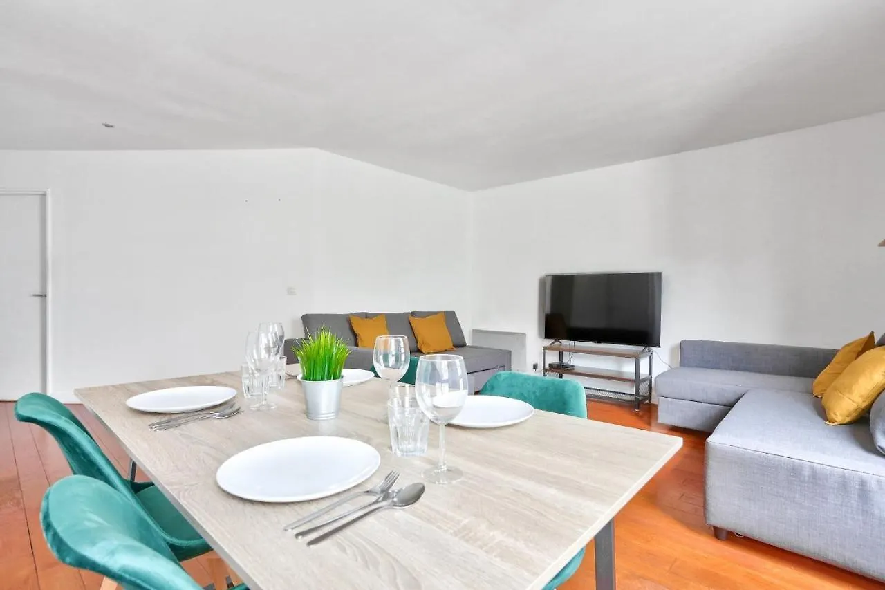 Appartement Quartier Republique Parigi Francia