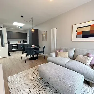 https://sutcliffe-house.dublin-hotelsweb.com